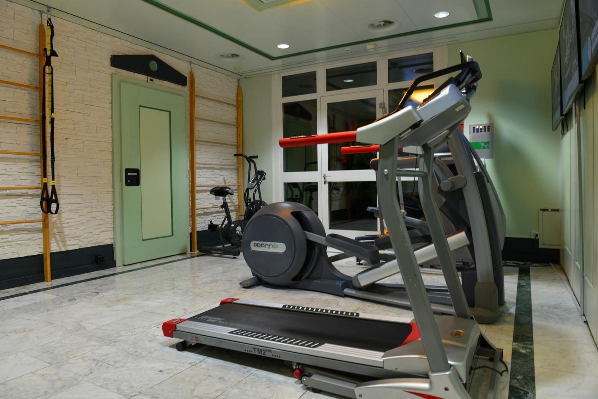 Hotel Seehotel Riviera At Lucerne 3*
